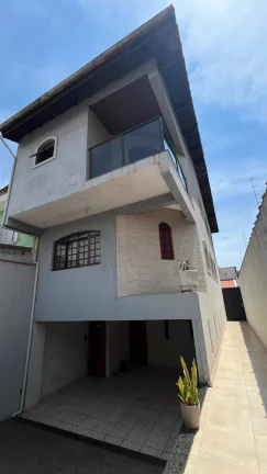 Sobrado de 219m² com 8 vagas, no Parque Marajoara, santo André, SP