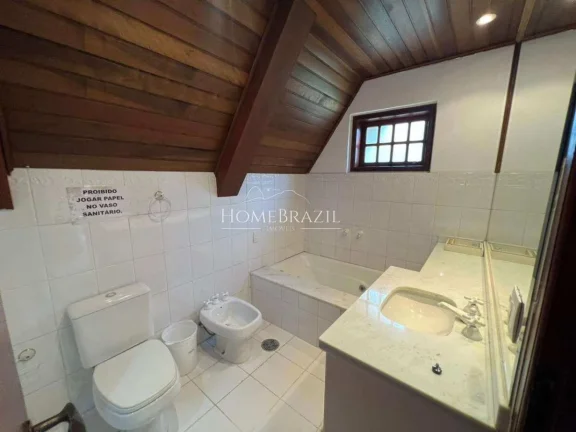 Imagem Casa de condomínio para alugar, com 4 quartos, 250m2