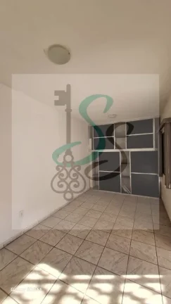 Imagem Venda de casa na Vila Nunes, Lorena. 3 dormitórios sendo 1 suíte, sala, cozinha com armários, área de serviço, 3 banheiros, 2 vagas de garagem cober