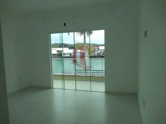Imagem Casa Alto Padrão Frente c/ 4 Suítes e Canal Navegável
