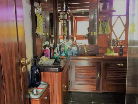 Imagem Imperdível: Casa à venda em Ubatuba-SP, Parque Vivamar! 3 quartos, 2 suítes, 1 sala, 2 banheiros, 141 m² de área.