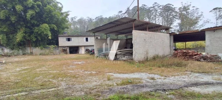 Imagem Aluga-se Terreno de 4.200m², ótimo para garagem de Caminhões e manutenção, etc...,j no Jardim Itapeva, Mauá-SP