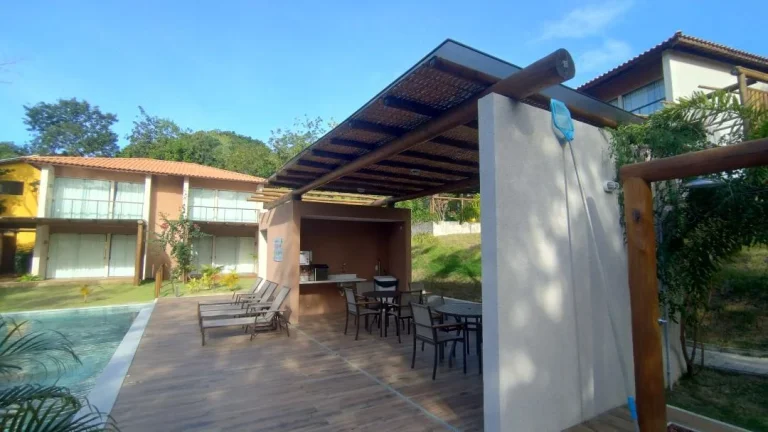 Imagem Oportunidade: Casa em Condomínio com Piscina na Praia do Forte - Venda!