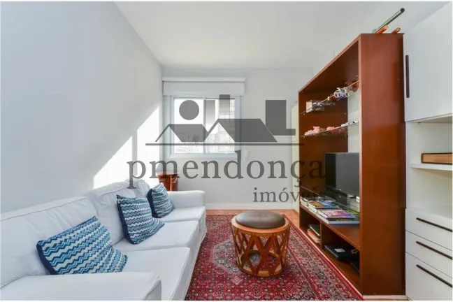 Imagem Apartamento reformado a venda em Rua tranquila de Pinheiros.