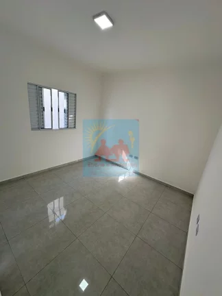 Imagem Casa à 900 metros da Praia da Plataforma em Mongaguá com piscina !