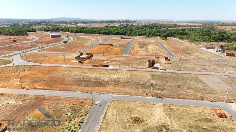 Imagem LOTE A PRESTAÇÃO PRÓXIMO AO CENTRO DE ABADIA