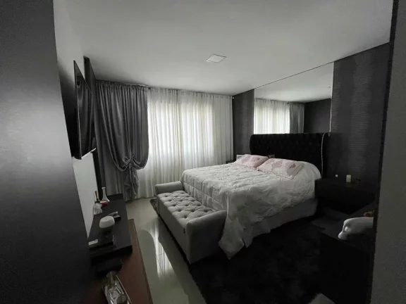 Imagem Apartamento alto padrão com 3 suítes e 3 vagas de garagem em Balneário Camboriú/SC