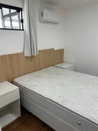Imagem Cobertura duplex com 4 dormitórios sendo 1 suíte e 2 vagas de garagem em Balneário Camboriú/SC