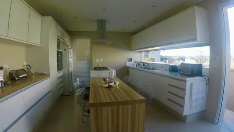 Imagem Casa no Res. Gênesis I - 400m²