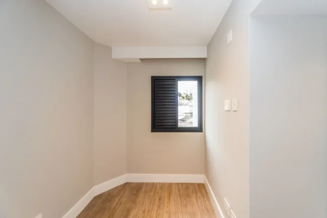 Imagem Apartamento 93M² Reformado, 3Q, 1 Suíte, 2 Banheiros, 2 Vagas, Varanda, Piscina, Academia, Churrasqueira, Playground, Salão de Festas e Jogos, Quadra.