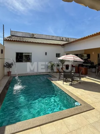 Imagem Casa à venda em condomínio, 3 suítes, Área gourmet ampla, piscina, Petrolina-PE