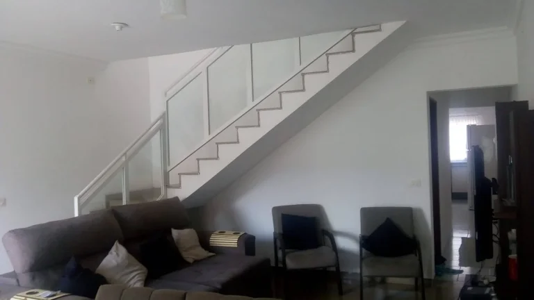 Imagem Sobrado 202 m² 3 Dormitorios sendo 1 Suíte e 7 vagas de Garagens