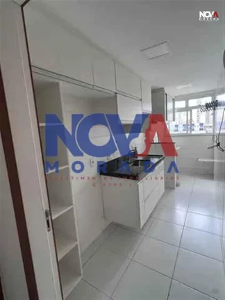 Imagem Descubra o prazer de viver a apenas uma quadra do mar em um apartamento que une conforto, segurança...