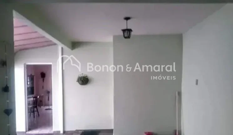 Imagem Terreno com duas casas construídas, ideal para morar e empreender. A casa frontal possui 45,69 m² ...