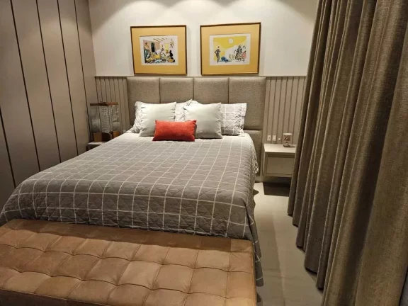 Imagem Apartamento com 4 dormitórios sendo 2 suítes e 4 vagas de garagem no Centro de Balneário Camboriú