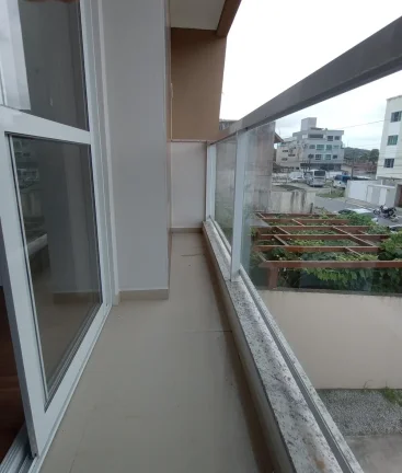 Imagem Sobrado com 2 suítes e 2 vagas de garagem