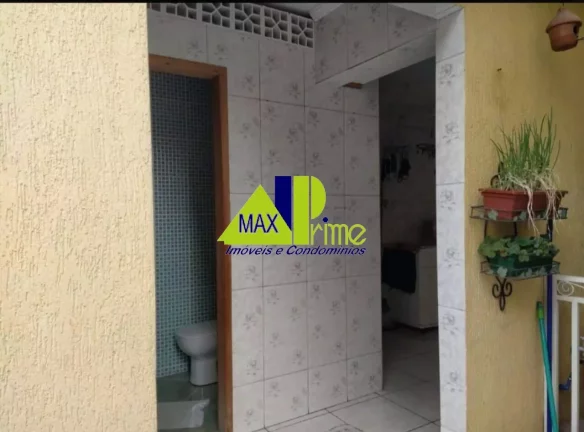 Imagem SOBRADO FRONTAL 148M²/02 QUARTOS/EDÍCULA/QUINTAL/06 VAGAS