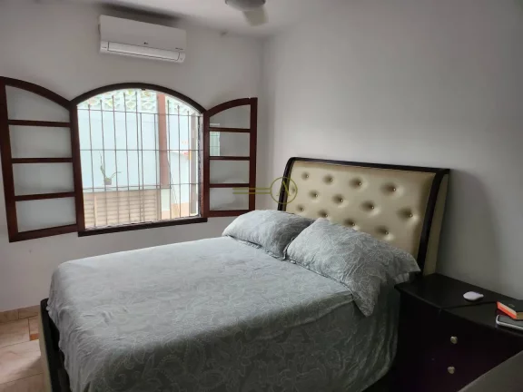 Imagem Casa térrea á 200m da Praia, 3 quartos + Edícula à venda em Peruíbe