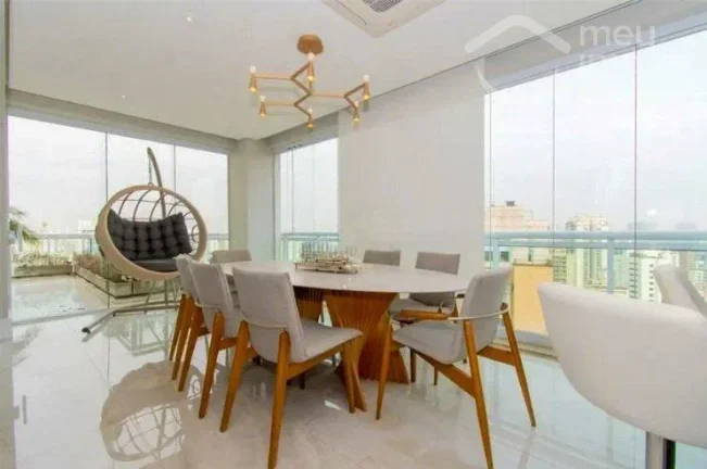 Imagem Cobertura a venda na Vila Nova Conceição, com 272 m2 sendo 4 suítes, closet e piscina privativa