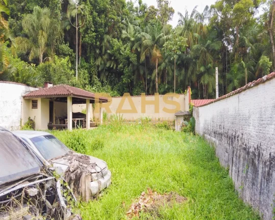 Imagem Extenso terreno localizado na Rua Cristóvão Colombo no bairro Floresta. Com ótima localização b...