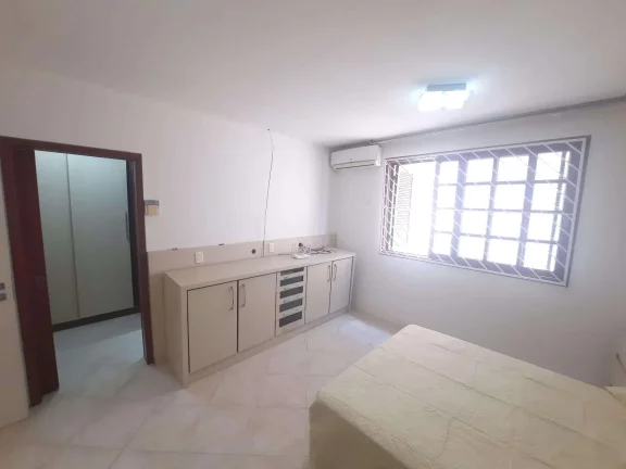 Imagem Casa à Venda, 195 m2, 3 Dormitórios(1S), 4 Vagas , Itacorubi, Florianópolis/SC