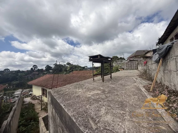 Imagem Casa com Edícula à Venda em Bairro Popular