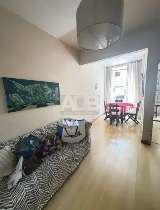 Apartamento à venda em Copacabana, 3 quartos + Dependência, 95m2.
