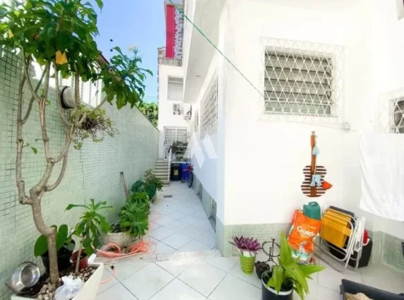 Imagem Sobrado com 3 quartos e 4 banheiros à Venda, 220 m² - Gonzaga em Santos