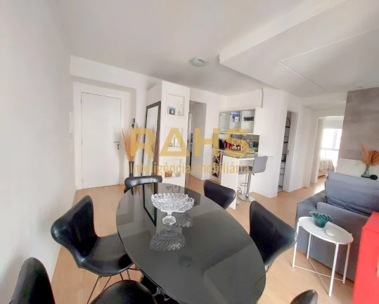 Encantador apartamento semi-mobiliado em uma das localizações mais queridinhas do bairro Floresta!...