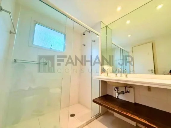 Imagem Espaçoso apartamento para locação em Moema, São Paulo-SP: 4 quartos, 2 suítes, 3 salas, 5 banheiros, 2 vagas de garagem!