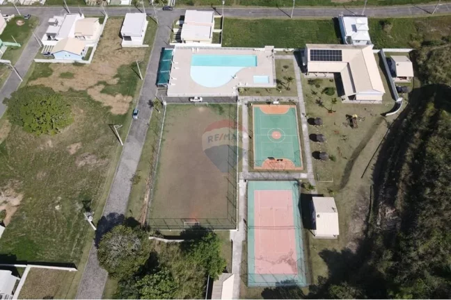 Imagem Terreno plano dentro de condomínio fechado.