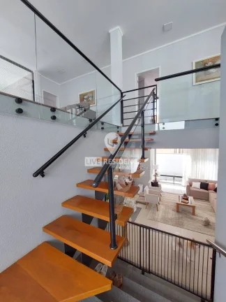 Imagem Linda casa em Condomínio bem localizado !