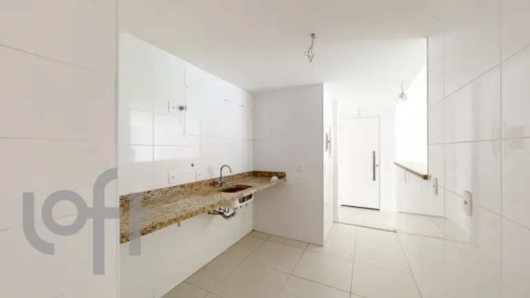 Imagem Apartamento 68M², 2Q, 1 Suíte, 2 Banheiros, 1 Vaga, Varanda.