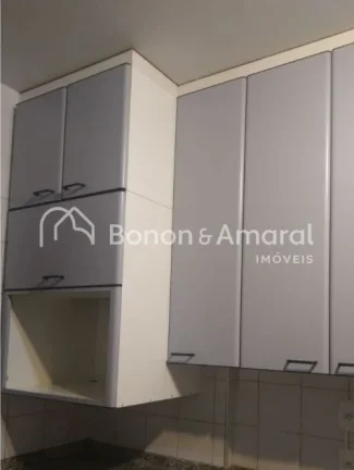 Imagem Espaçoso e arejado apartamento, com área de 110 m². O imóvel possui
3 quartos com armários, 1 s...
