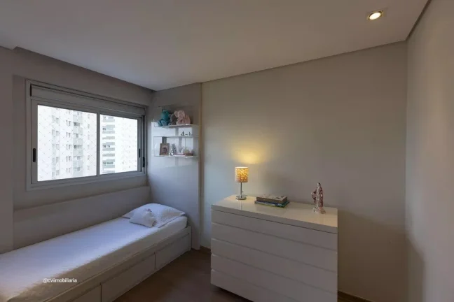 Imagem Localizado na charmosa Vila da Serra, em Nova Lima, este apartamento mobiliado oferece 94m² de conf...