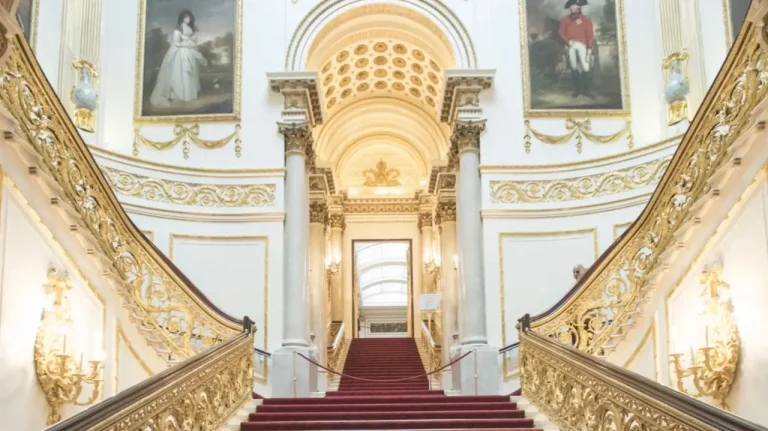 Imagem O lar do rei Charles III, localizado em Londres, Inglaterra, é não apenas a mais cara, mas também...
