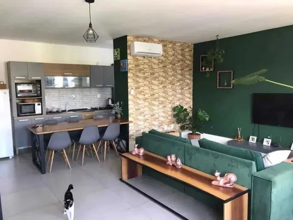 Imagem Apartamento mobiliado de 2 dormitórios sendo 1 suíte e 1 vaga no bairro Santa Regina em Camboriú