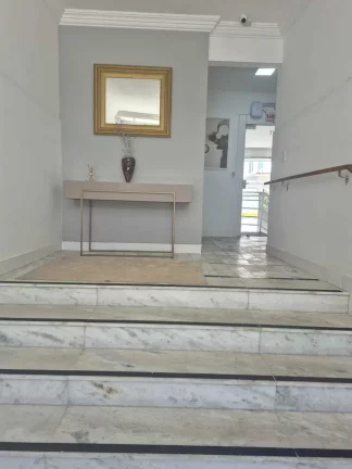 Imagem Apartamento mobiliado com 1 dormitório e 1 vaga de garagem no bairro Vila Real em Balneário Camboriú