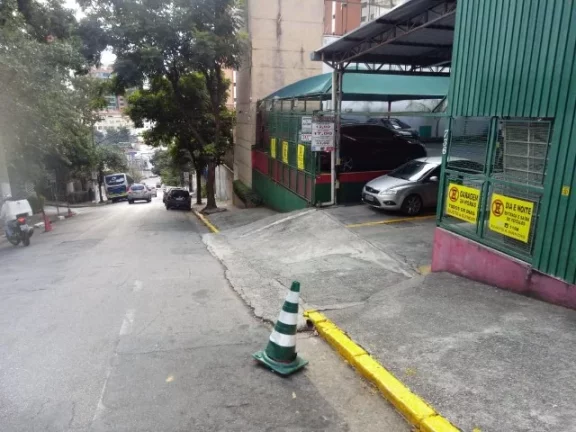 Imagem Terreno á venda no Centro Rua Dr Veiga Filho 450 m²