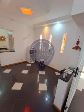 Imagem Casa à venda no Parque da Lapa, São Paulo-SP: 3 quartos, 3 suítes, 2 salas, 4 banheiros, 3 vagas, 135m²!