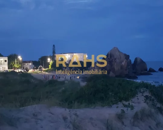 Imagem Linda casa estilo mediterrâneo no litoral de Santa Catarina. Situada na Praia Grande em São Franci...