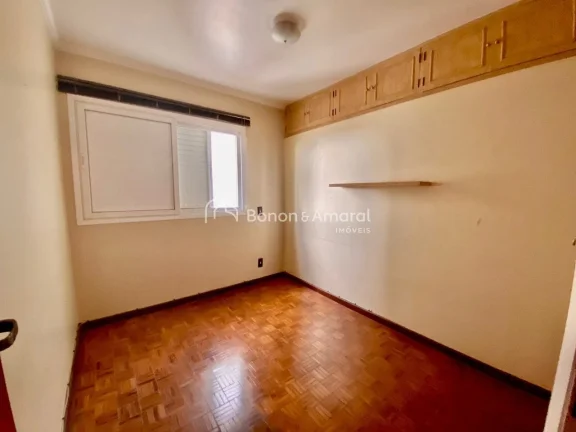 Imagem Amplo apartamento no Cambuí, próximo ao Centro de Campinas, com 118m².
Com 3 quartos + 1, sendo 1...