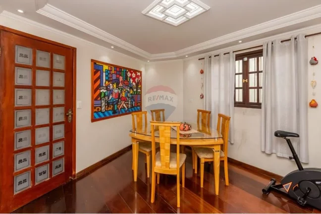 Imagem Casa a venda na Vila Marari 180m² 3 dormitórios 2 suítes, 4 Vagas Churrasqueira 5WC