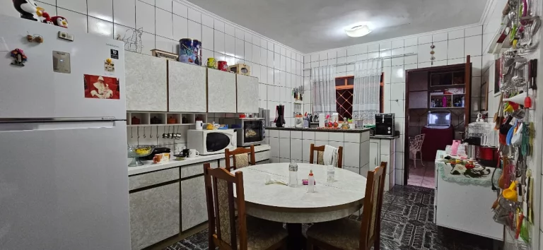 Imagem Casa tipo para venda em Jardim Aeroporto III com 2 quartos, 135m2