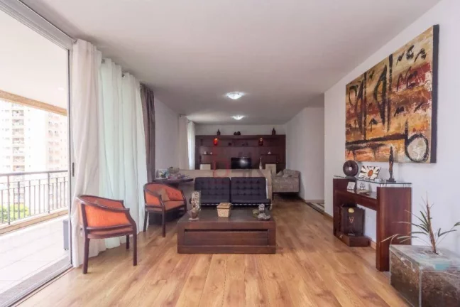 Imagem 167m² no Brooklin: O Santuário Familiar com Vista Livre e Sol da Manhã