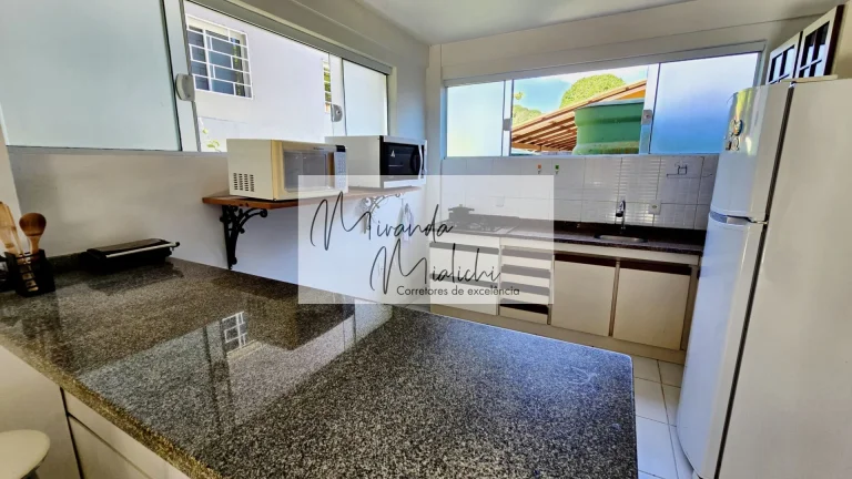 Imagem Casa Multifamiliar para venda em Ponta das Canas, 495m²