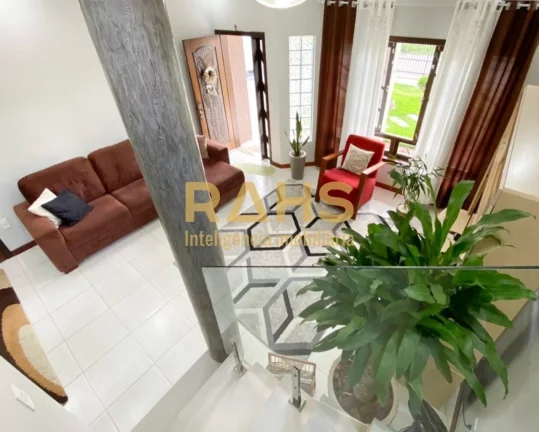 Imagem CASA NO VILA NOVA, PRÓXIMO A RUA XV DE NOVEMBR0 Excelente Sobrado, no Bairro Vila Nova, com 238 m2 ...