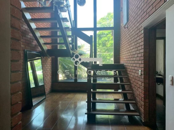 Imagem CASA MARAVILHOSA RÚSTICA NO MIOLO DA GRANJA VIANA EM BOLSÃO!!