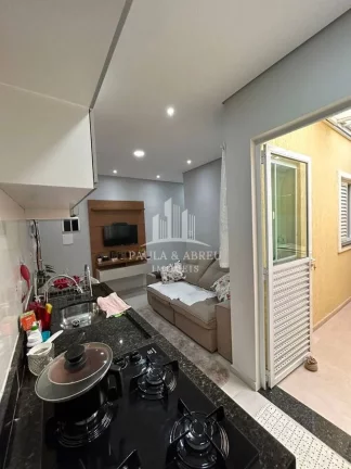 Imagem Apartamento 2 Dormitórios, quintal no 1° andar, 1 vaga em Utinga, Santo André