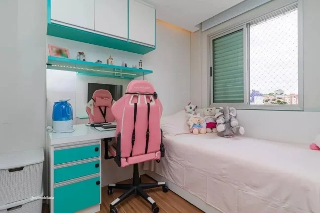 Imagem Este espaçoso apartamento de 167 metros quadrados oferece uma experiência de vida confortável e m...